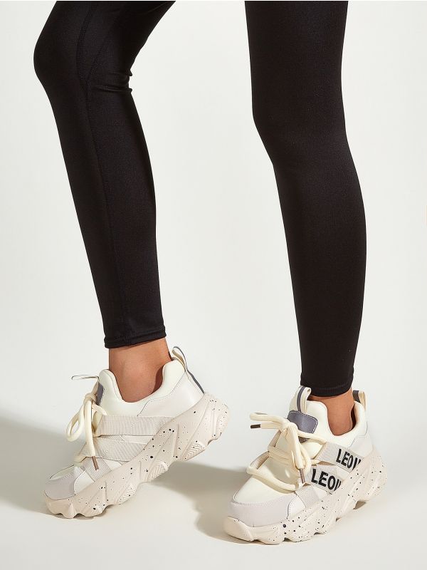 Letter Graphic Lace-up Decor Chunky Sneakers
