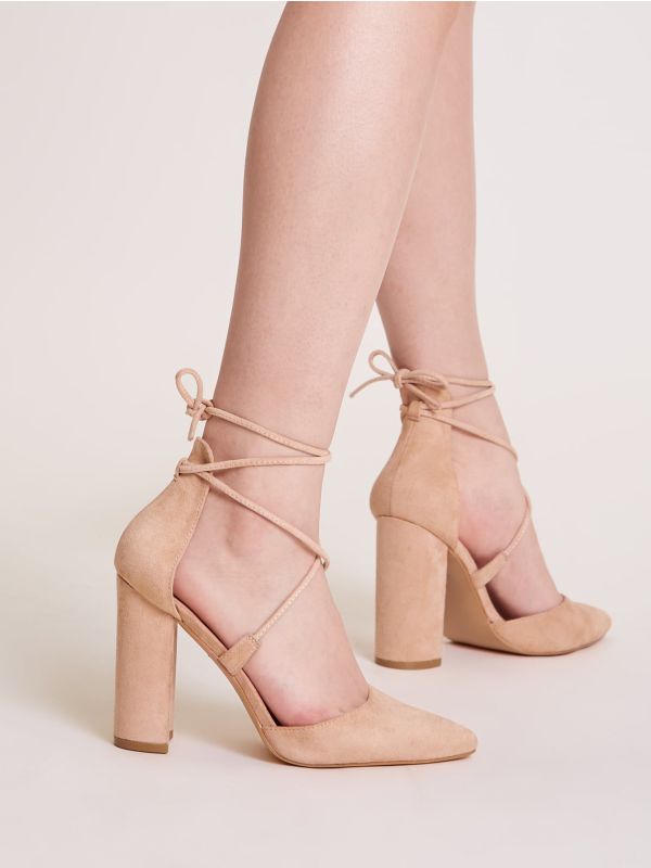 Point Toe Strappy Chunky Heeled Pumps
