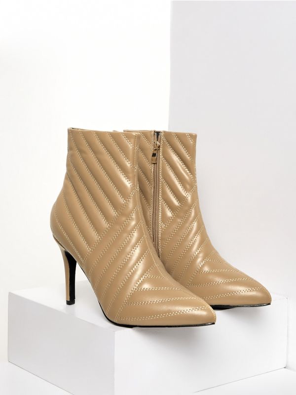 Solid Quilted Point Toe Stiletto Heeled Boots